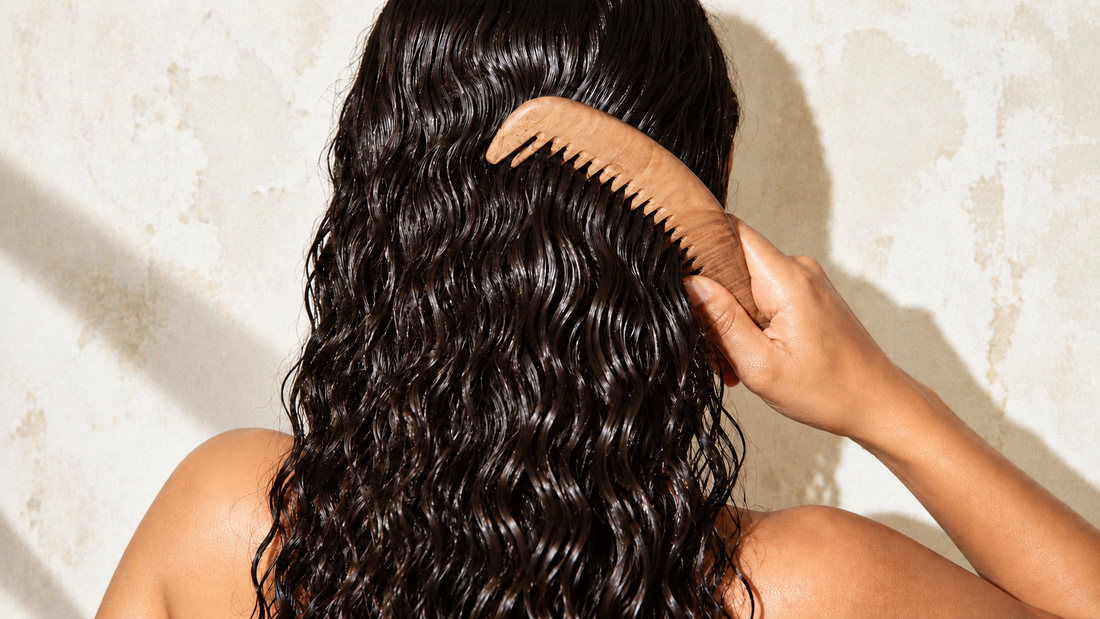 Pourquoi perd-on ses cheveux et que faire ?